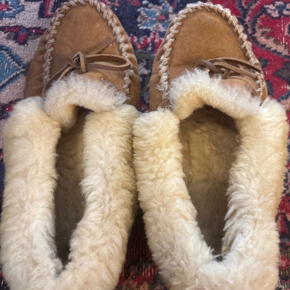 LL Bean Wicked Good Slippers Women’s size 8